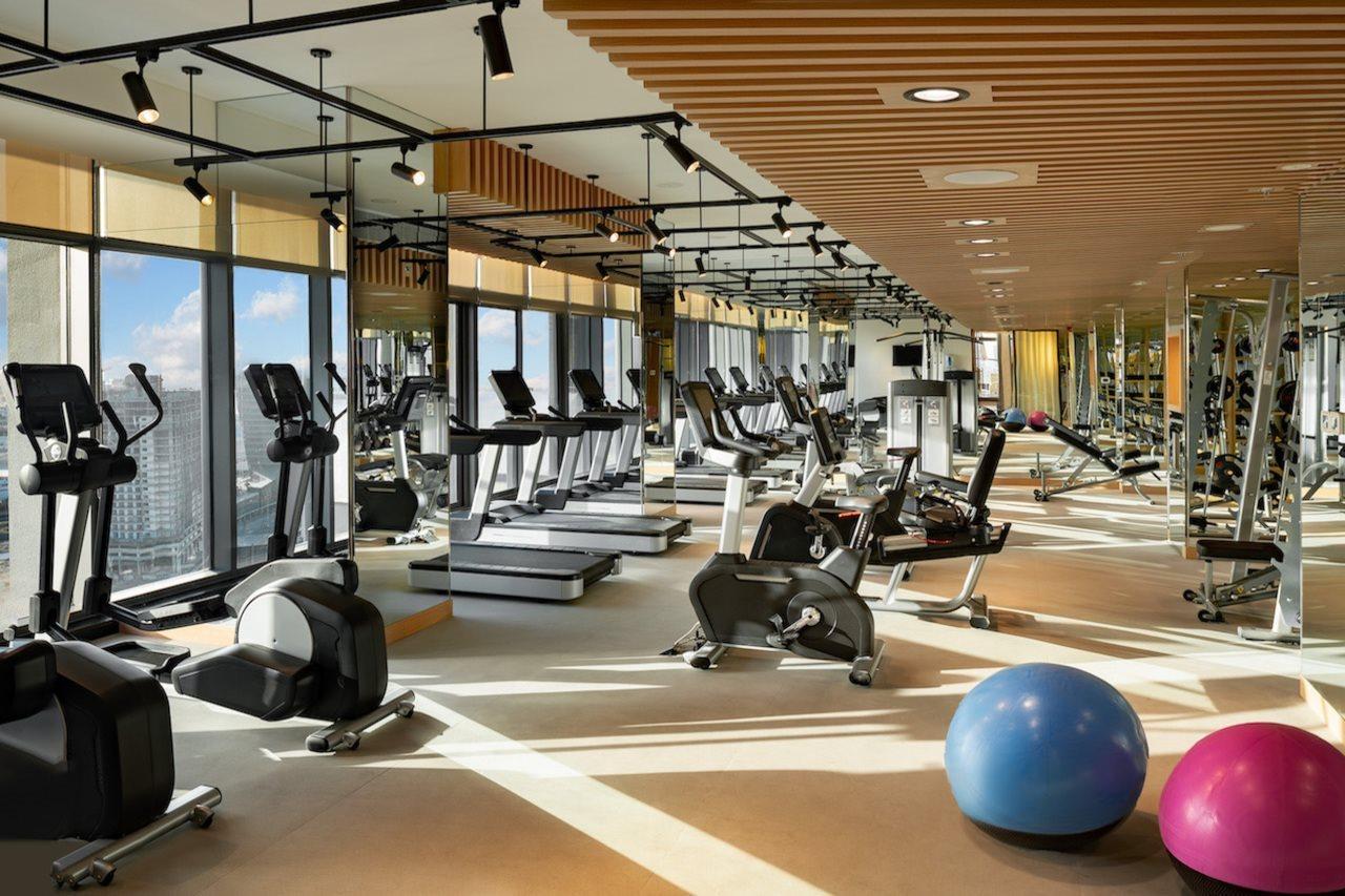 Millennium Atria Business Bay Aparthotel Дубай Екстериор снимка The gym at the hotel