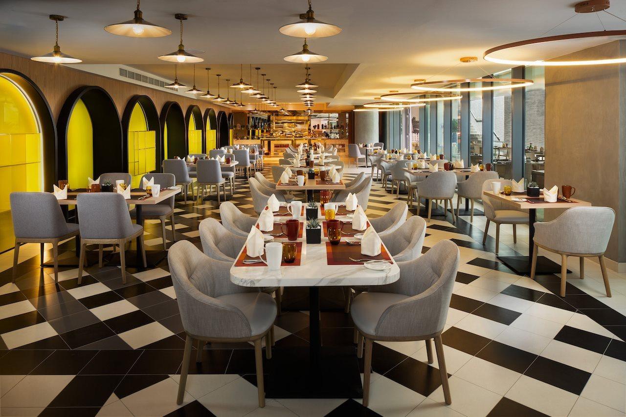 Millennium Atria Business Bay Aparthotel Дубай Екстериор снимка The restaurant