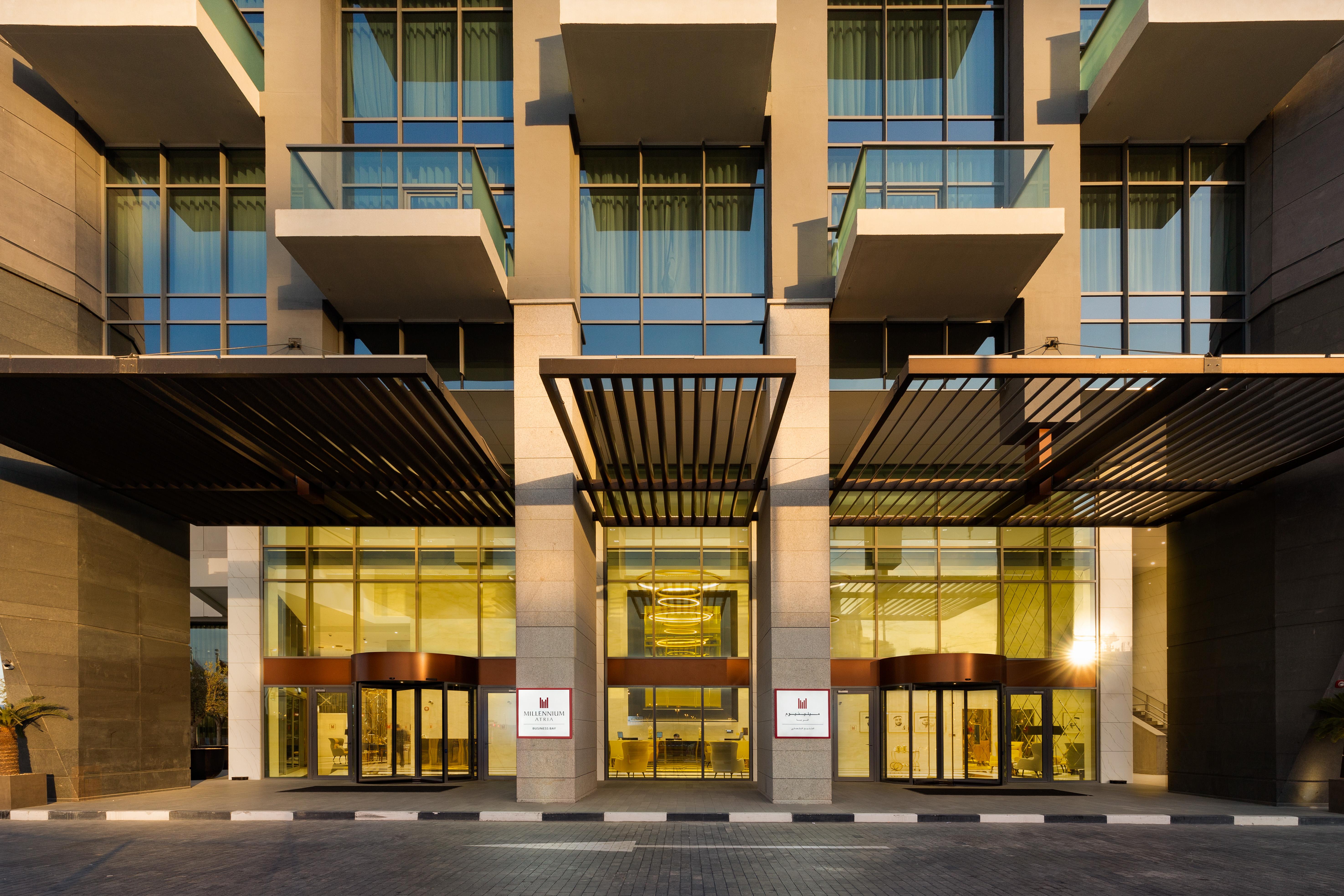 Millennium Atria Business Bay Aparthotel Дубай Екстериор снимка The hotel's entrance