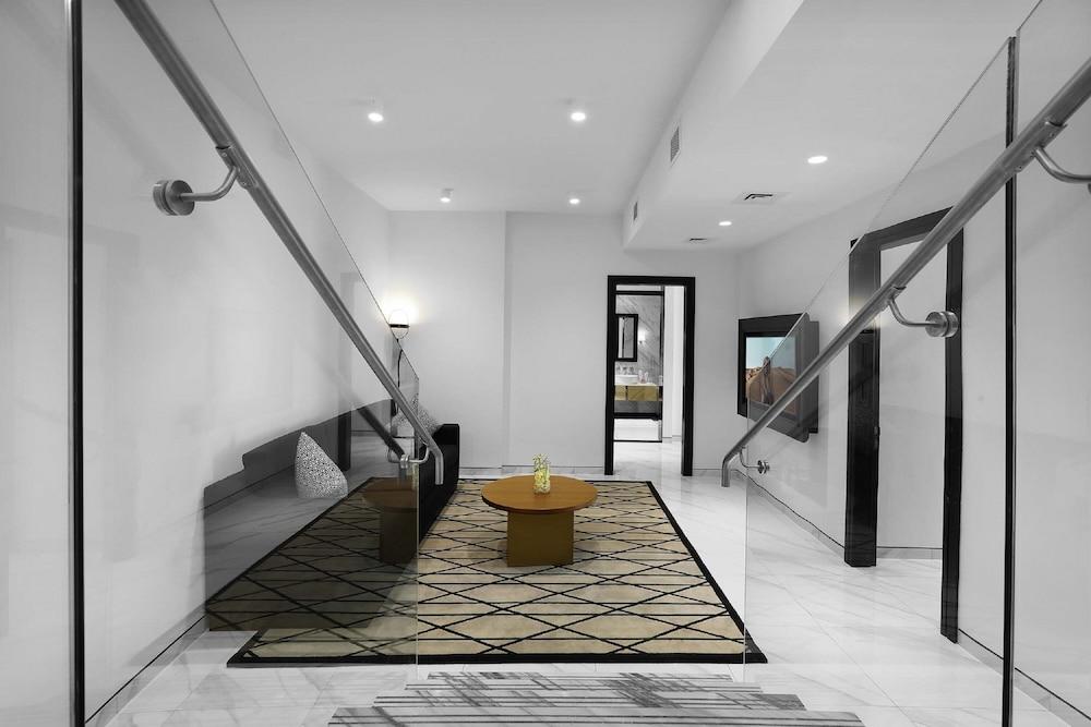 Millennium Atria Business Bay Aparthotel Дубай Екстериор снимка Interior of the house