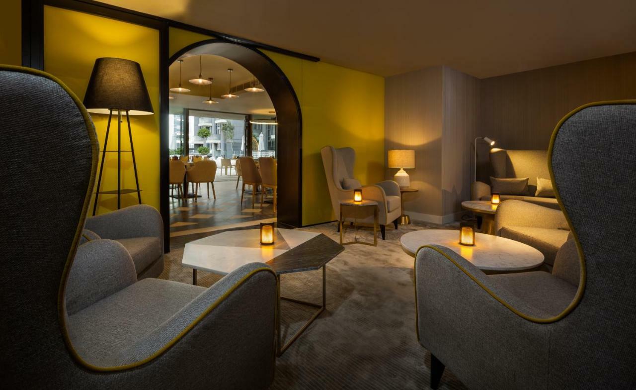 Millennium Atria Business Bay Aparthotel Дубай Екстериор снимка The lounge at the hotel